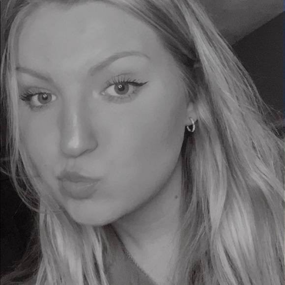 Meet your Posher, Haley - Picture 1 of 1